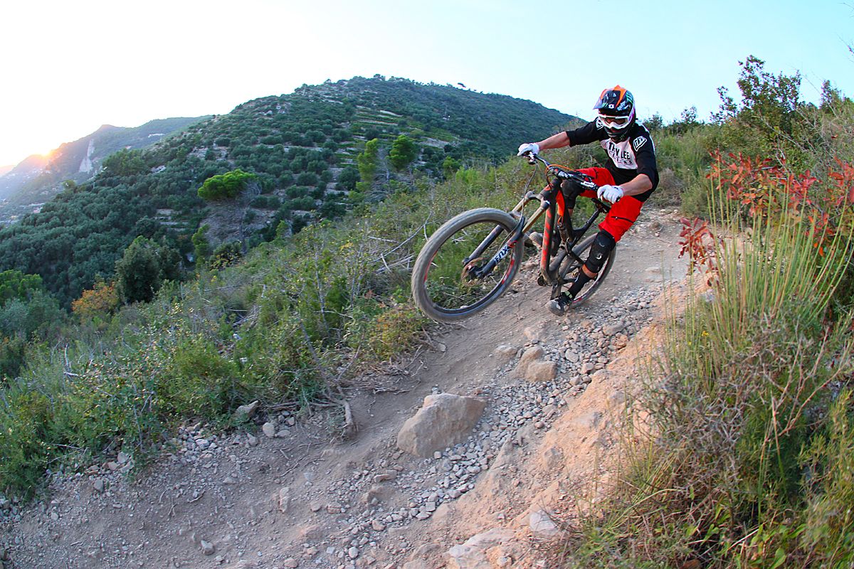 Final(e) Countdown: SCOTT Pros shred EWS