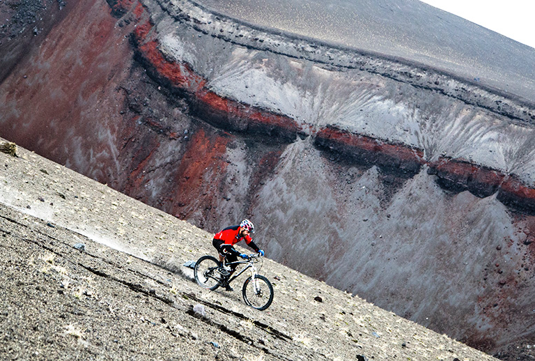 9th Day of Christmas – Issue 87 pre-order for 99p