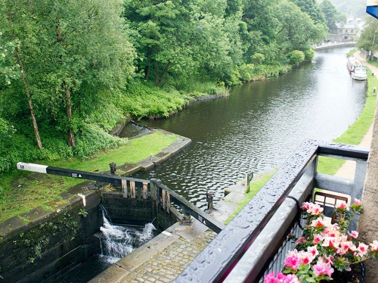 Singletrack Towers – 2 Bed Apartment for Rent