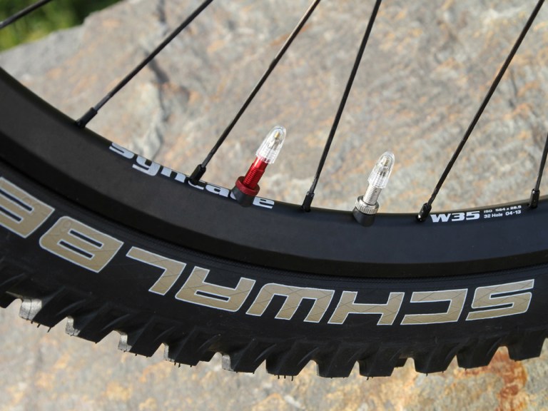Schwalbe & Syntace introduce dual-chamber tyres
