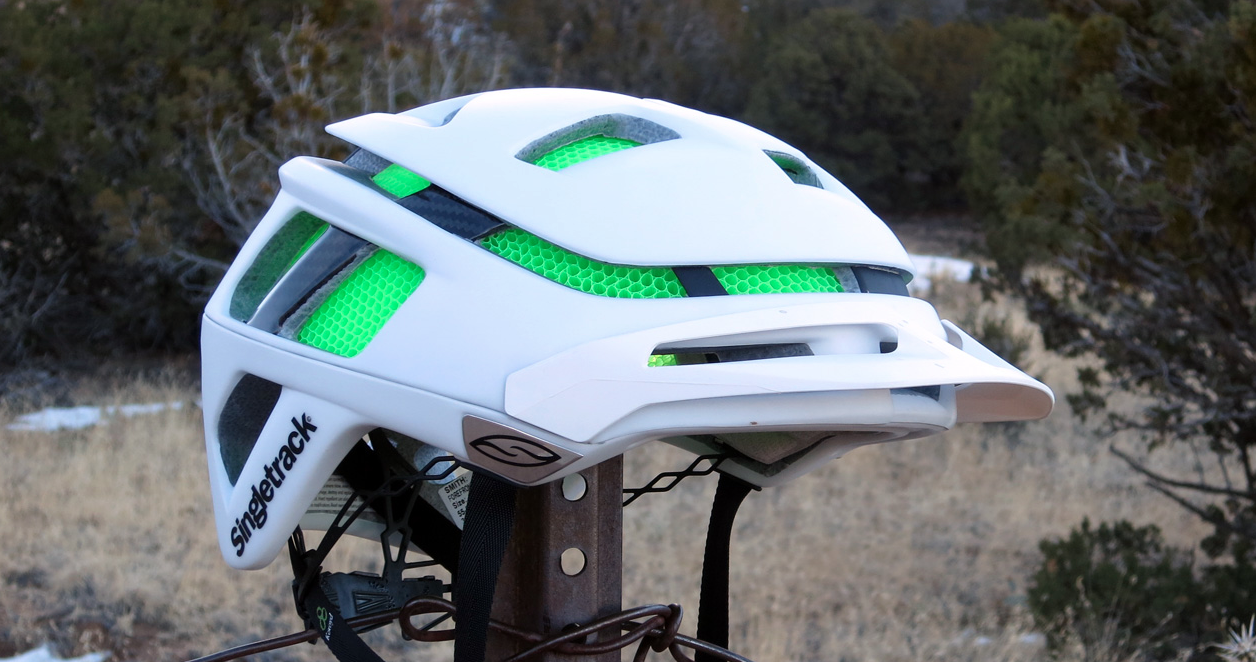 Speed Date – Smith’s Forefront trail helmet