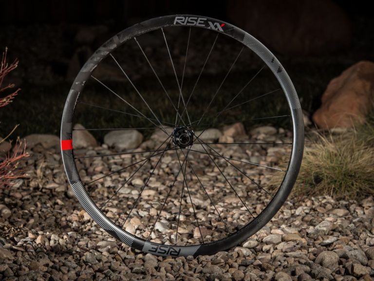 SRAM Rise XX, light, stiff and tubular wheels