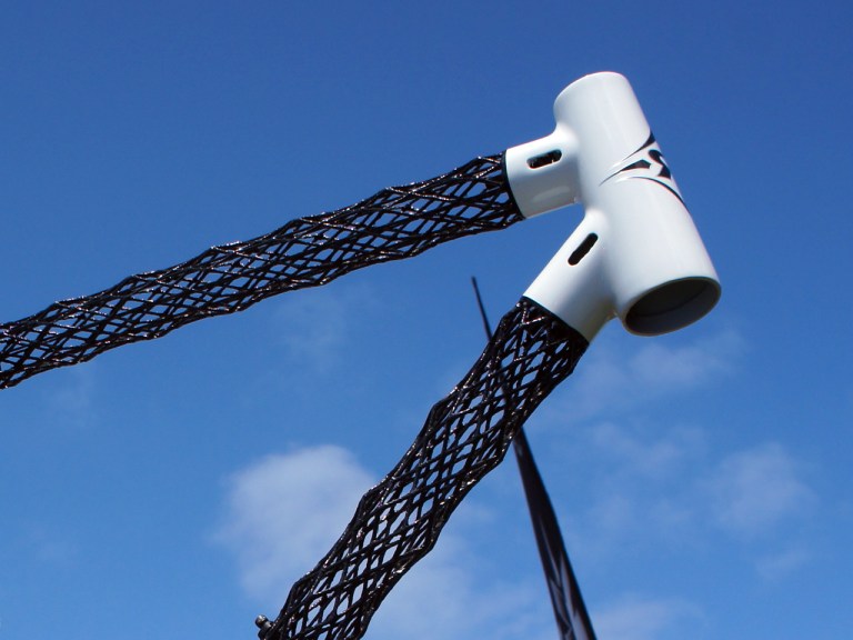 Sea Otter: Razik’s carbon fibre truss frames