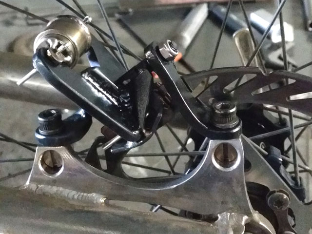 Crisp’s elegantly simple disc brake caliper