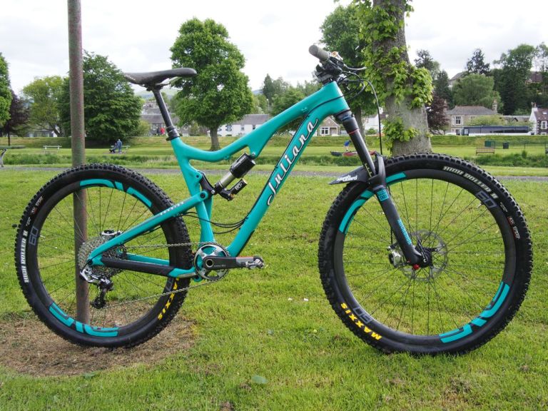 Tweedlove: Spotted – Juliana Roubion and Bos Dizzy Fork