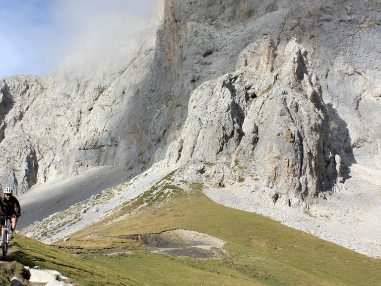 Tuesday Treats 94: Saddle Skedaddle