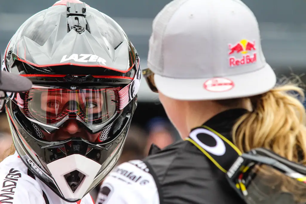 Rachel and Manon console each other after both puncturing on course at Fort William 2014