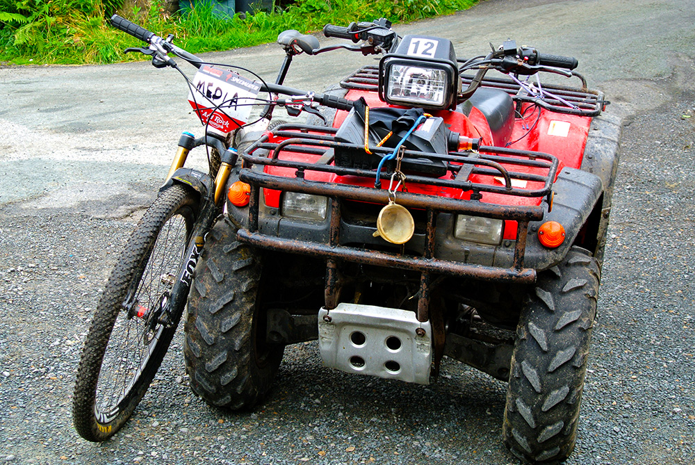 Between a rock and an ‘ard place.