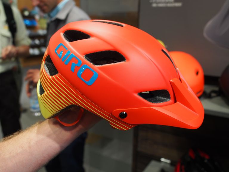 Eurobike 2014: Giro goes MIPS