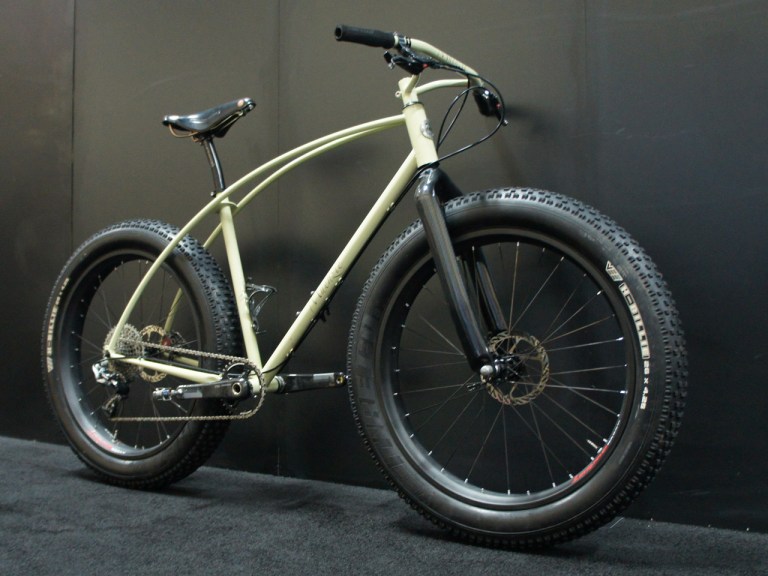 Interbike 2014: Lovely, lightweight fatness at 616