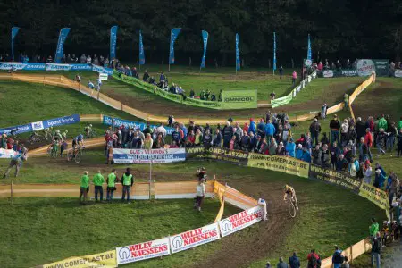 Nikki Harris leads the women's race in the second lap. She was in contention for the win until she snapped her chain and having to run to the pits ruined her chances to finish at the top of the field.