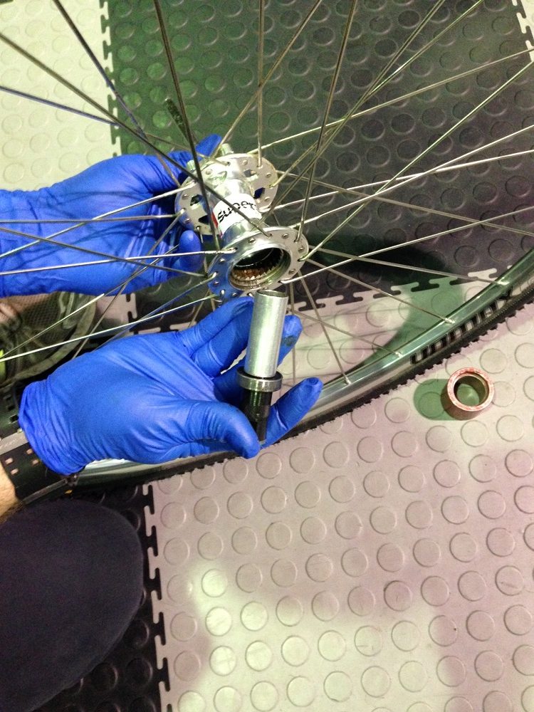In the Pits: Hub – sealed cartridge – bearing replacement