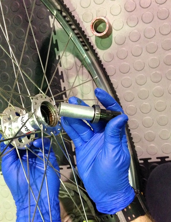 In the Pits: Hub – sealed cartridge – bearing replacement