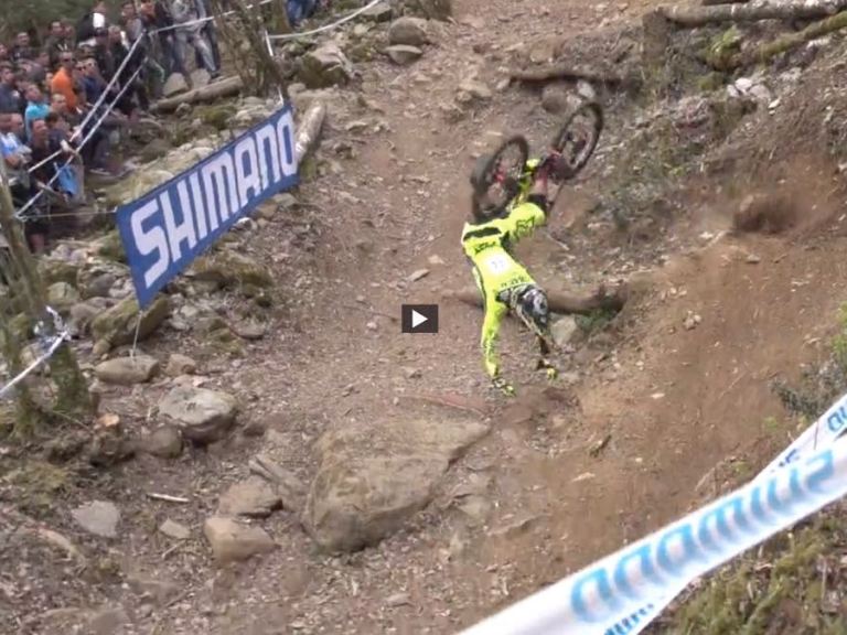 The Lourdes UCI World Cup DH, via the medium of crash