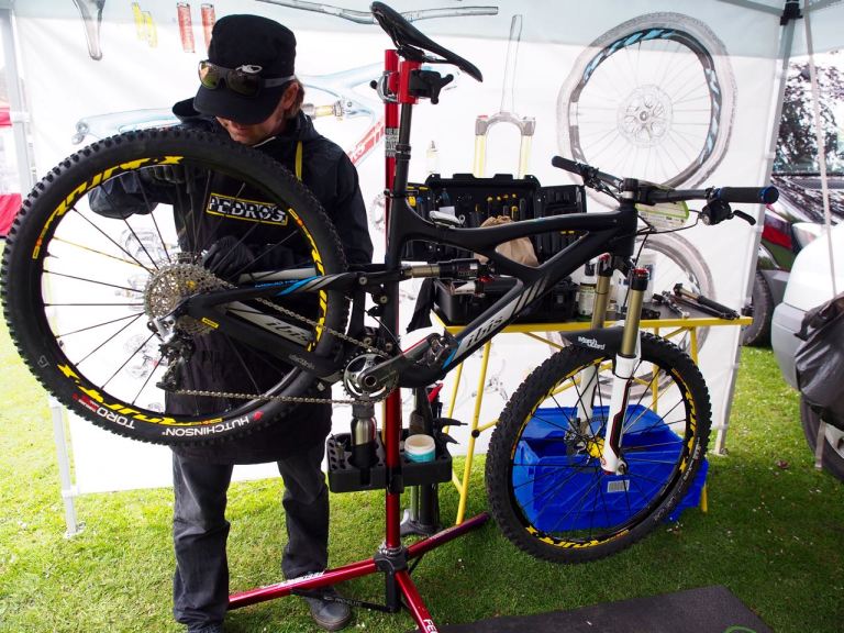 Pro Bikes @Tweedlove: Anne Caroline’s Ibis Mojo HD