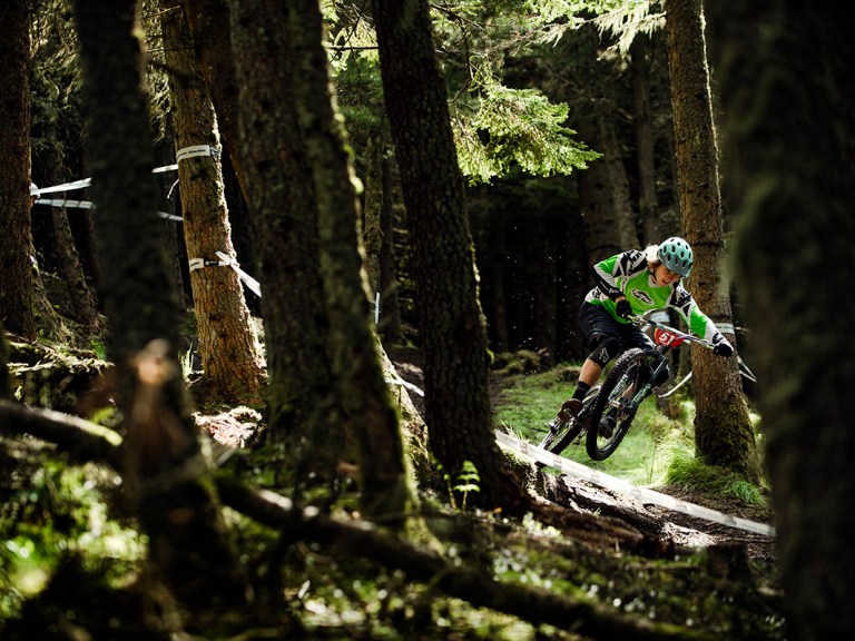 VIDEO: Tweedlove Enduro World Series Practice Day Three