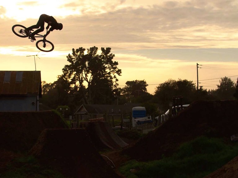 MTB Insights’ spangly trailer (VIDEO)