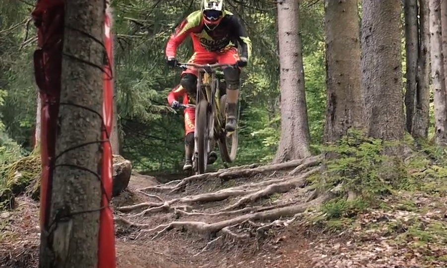 Devinci Global Racing hits Morzine (VIDEO)