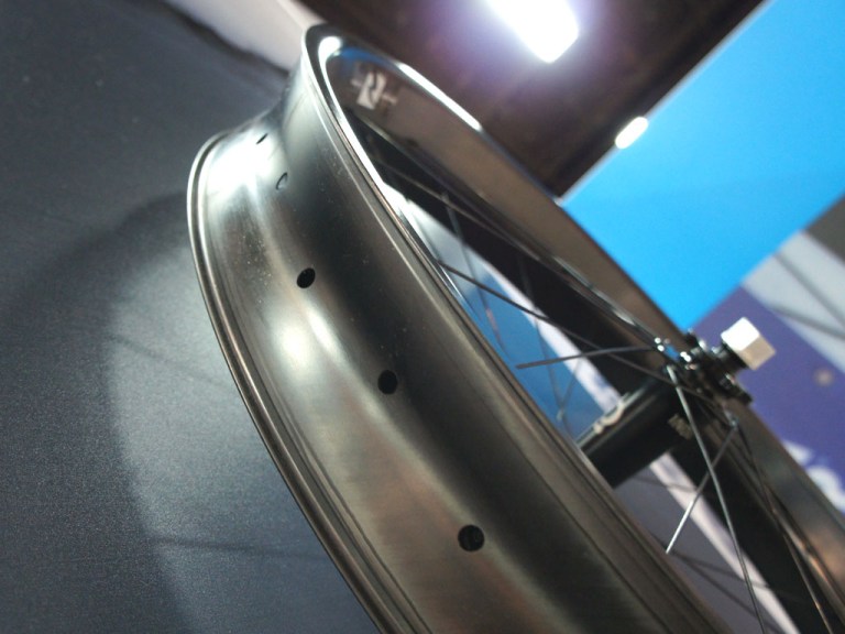 Interbike 2015: Borealis & Reynolds Cater To Fat Elite