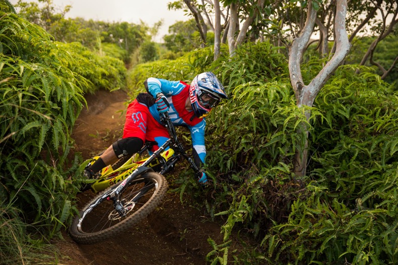 Fox Racing launches shiny new 2016 DH-FLEXAIR collection