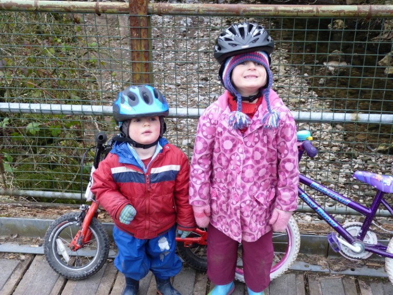 6 Ways to Help Your Kids Love Cycling (without spending loads of money)