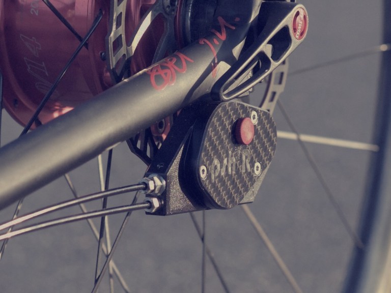 push’R for Rohloff: Trigger for Twister and Fluid for Wires