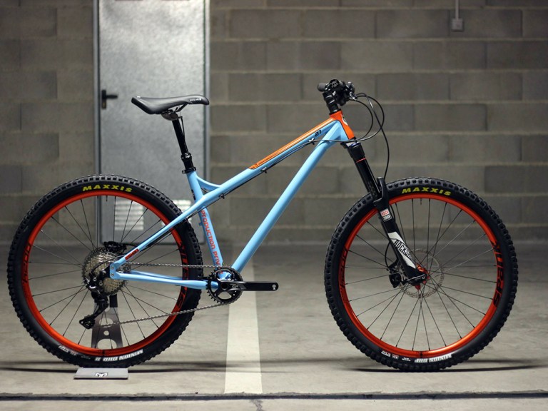 Winning Gulf Colours:  917-Inspired Production Privee Shan 27