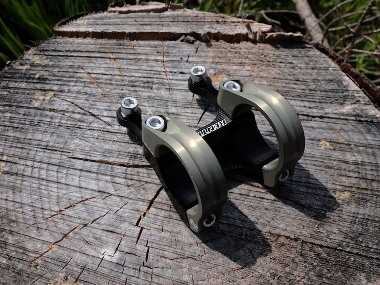 Renthal Releases 35mm diameter handlebar and stem range