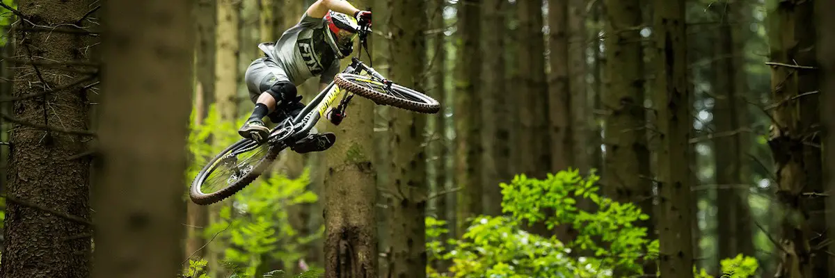 remi thirion commencal v4 supreme downhill