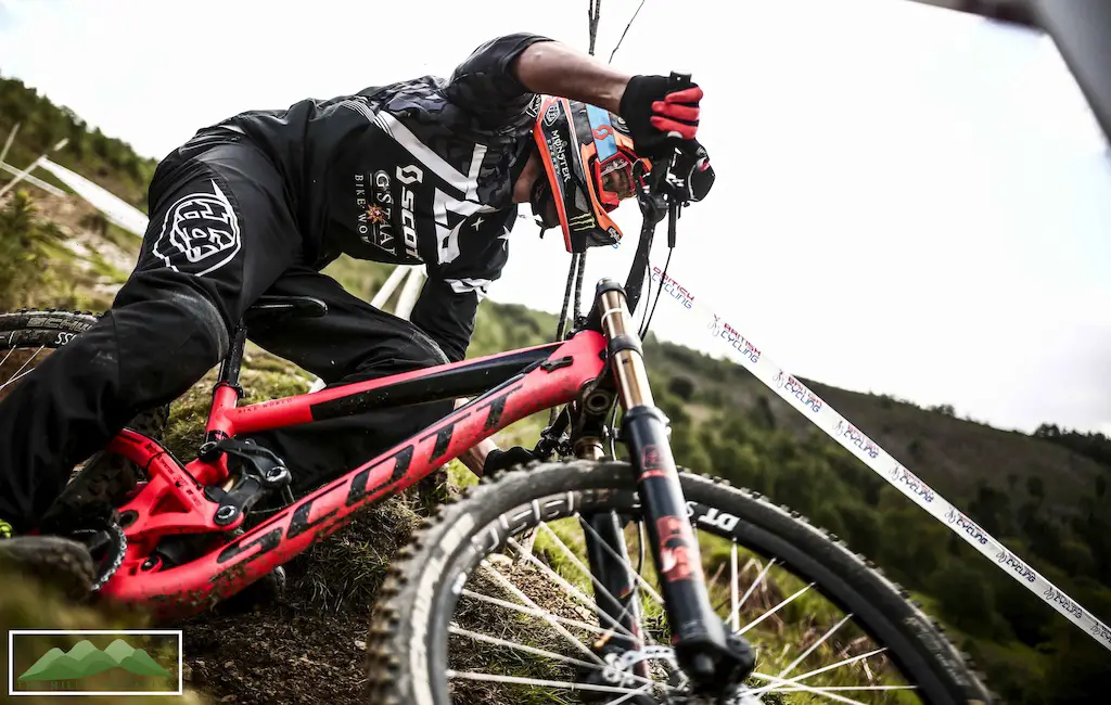 british downhill mountain bike series scott gamber full face helmet wales