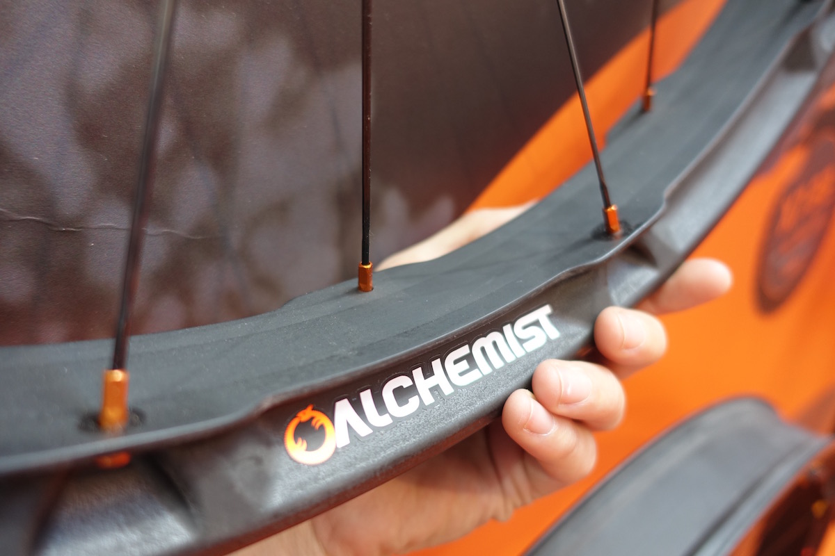 Eurobike 2016: Italian Made Carbon Wheels From Alchemist