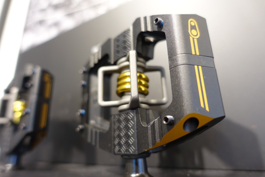 Eurobike 2016: New Crank Brothers F Tool & Mallet E 11 Pedals