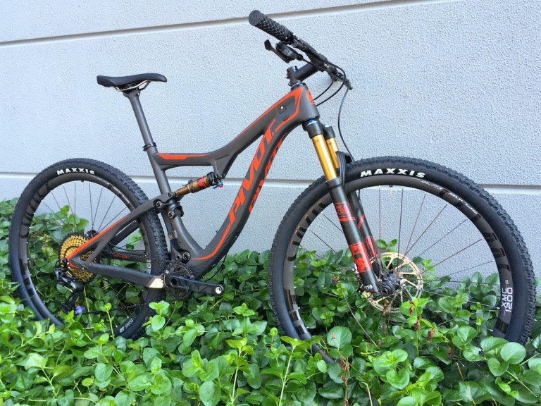 Eurobike 2016: Pivot Cycles New Mach 429 SL