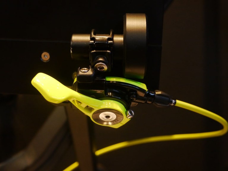 Fabien Barel Posts Video of the Canyon Dis/Connect, Sender