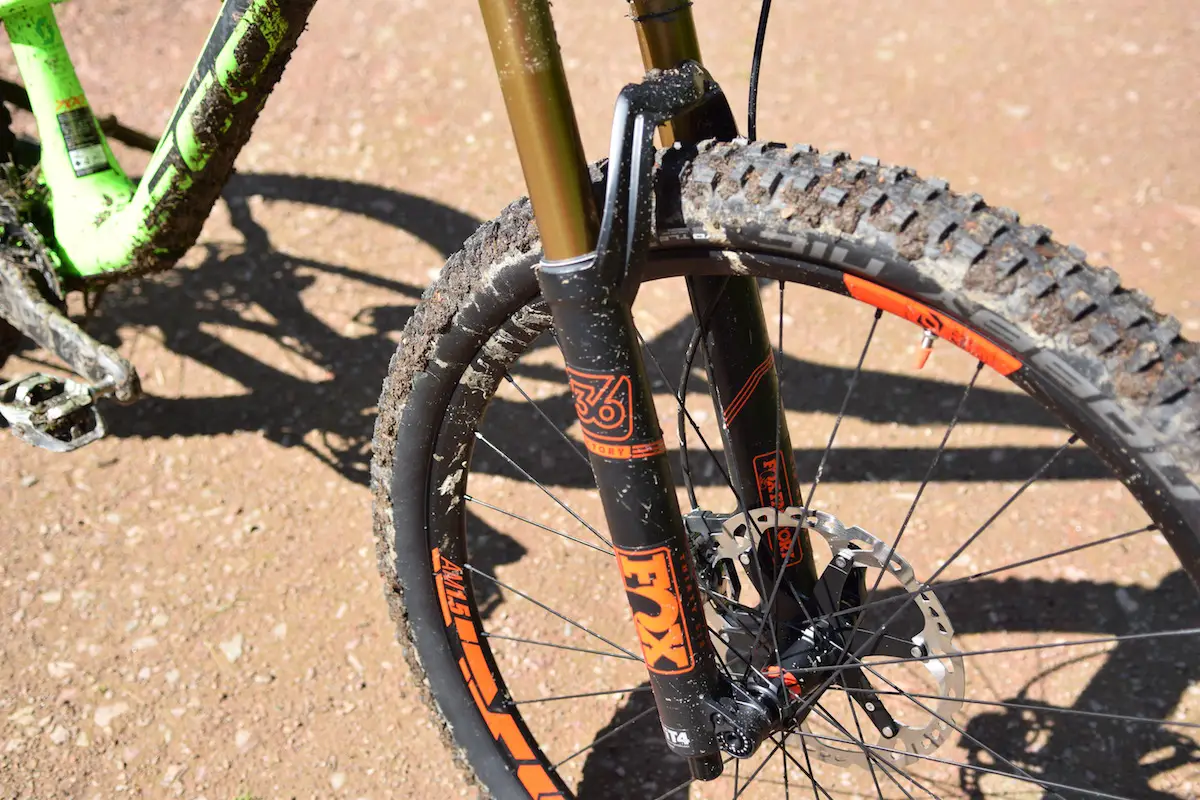 scott genius lt enduro 27.5 carbon fox kashima fluoro green barney grouptest issue magazine 107