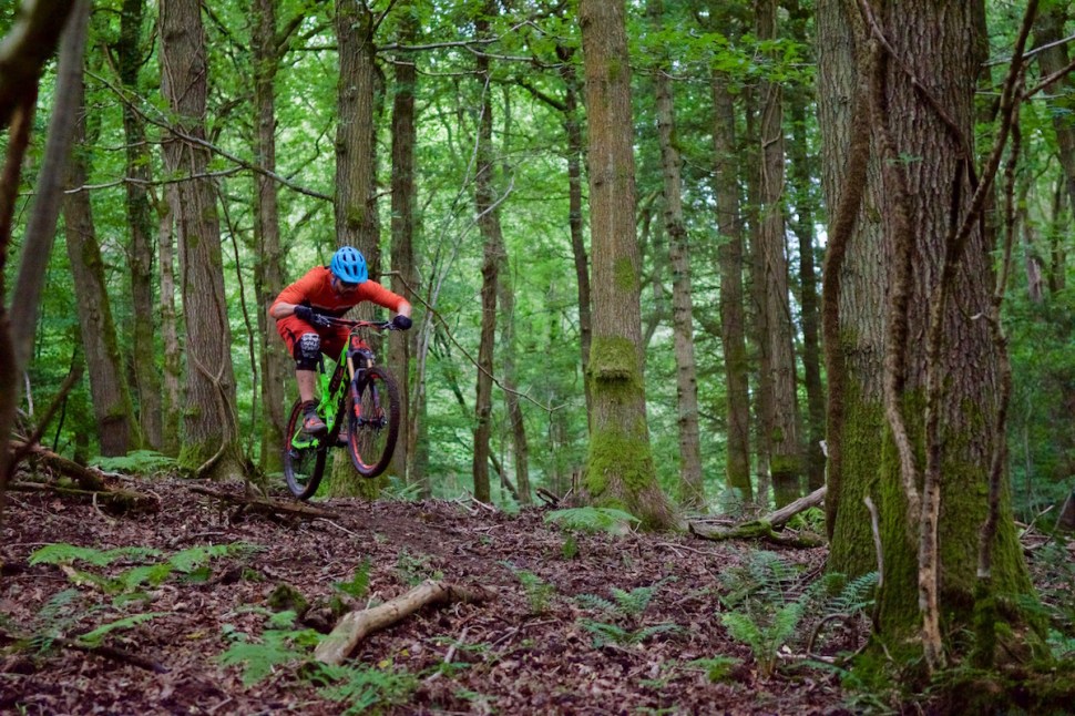 scott genius lt enduro 27.5 carbon fox kashima fluoro green barney grouptest issue magazine 107