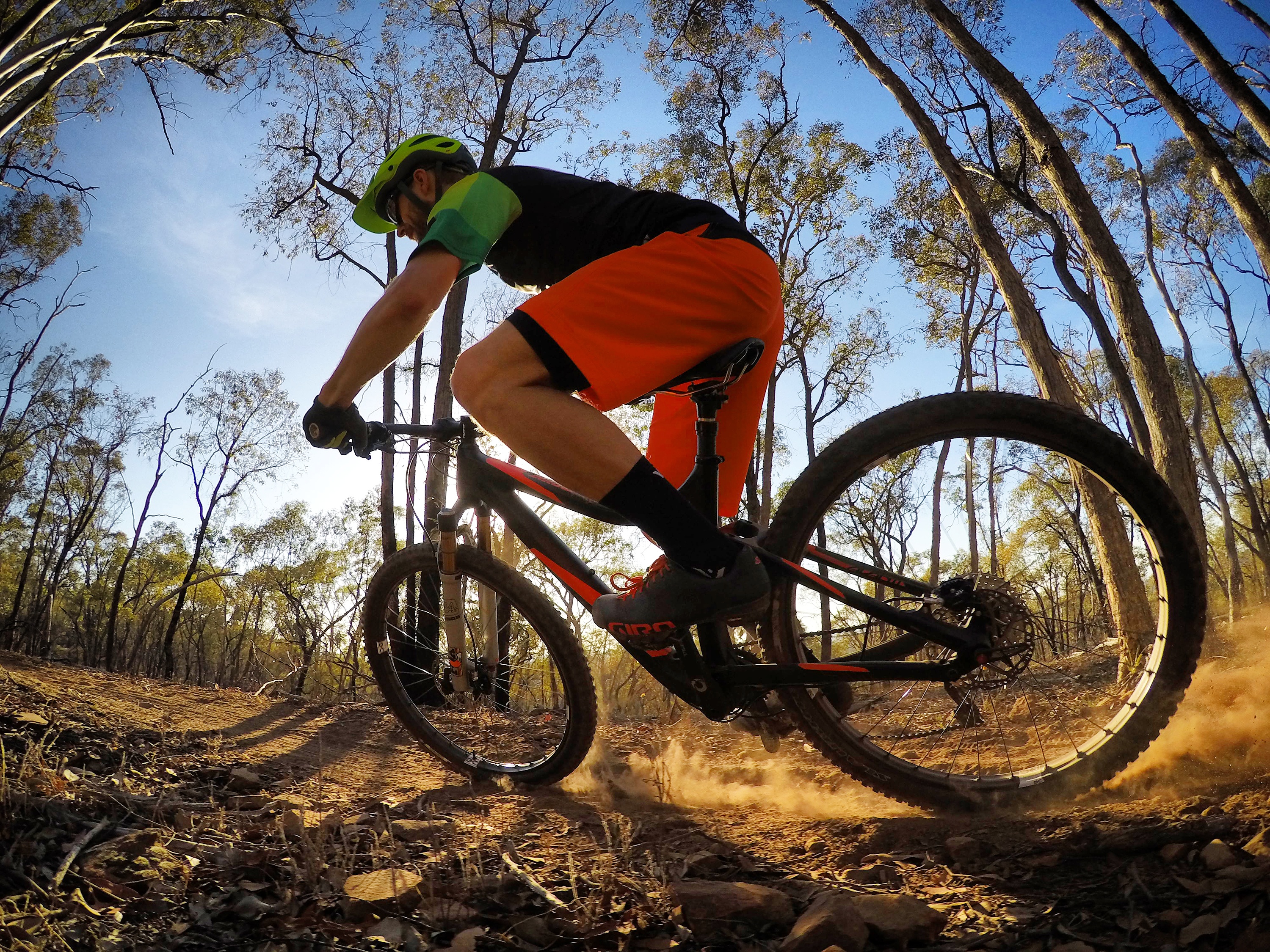 specialized tyre control casing carbon rim 650b tubeless 2bliss butcher slaughter dry rocky sun dust australia dharco