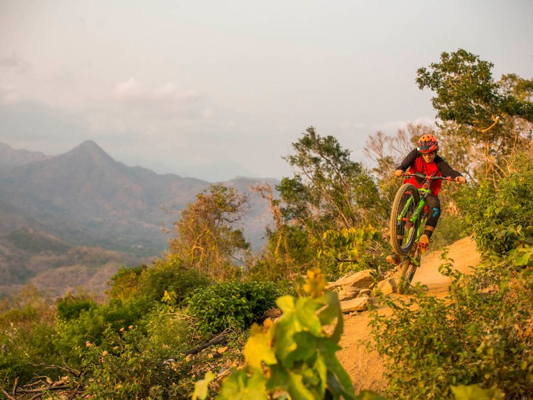 Video: South Pacific Singletrack