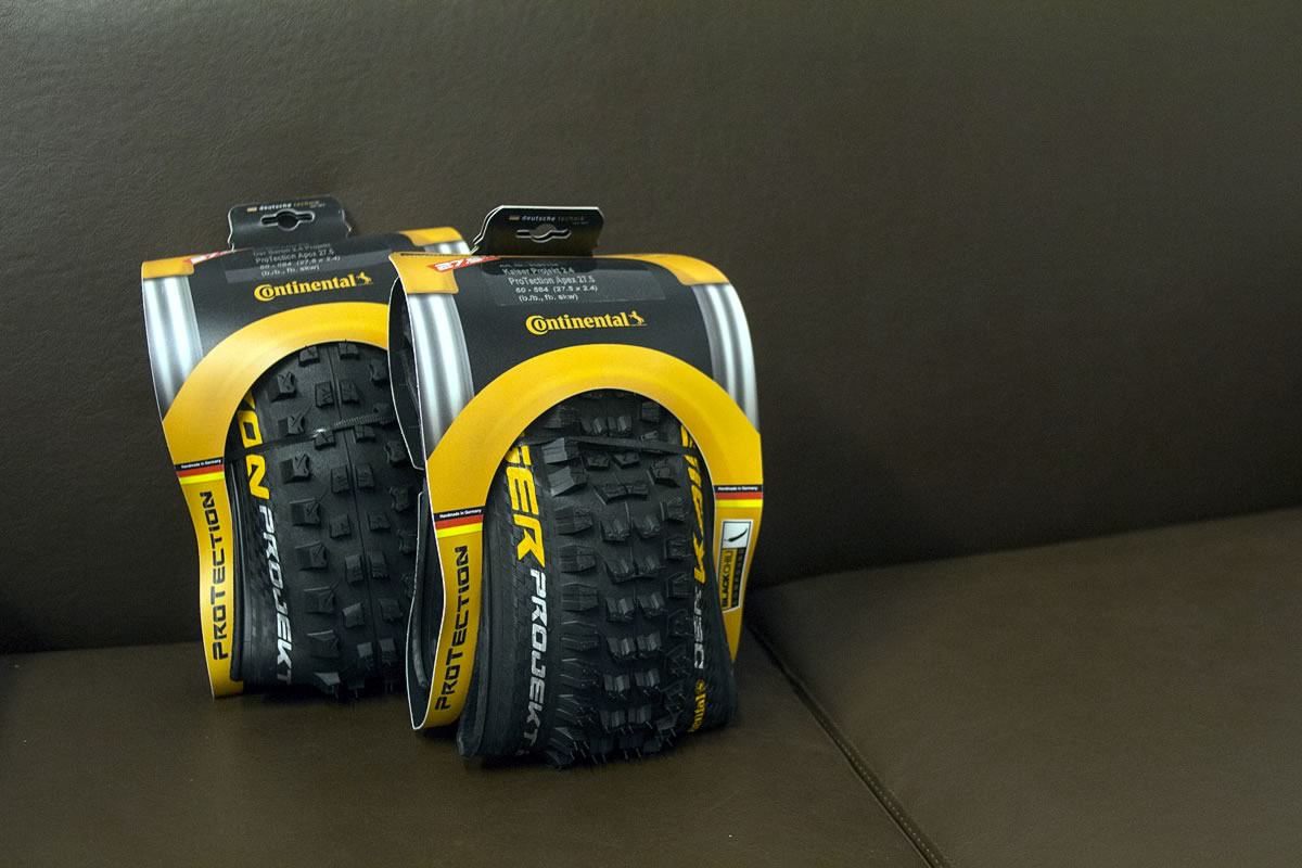 Gift Giveaway: Christmas Countdown Day 8