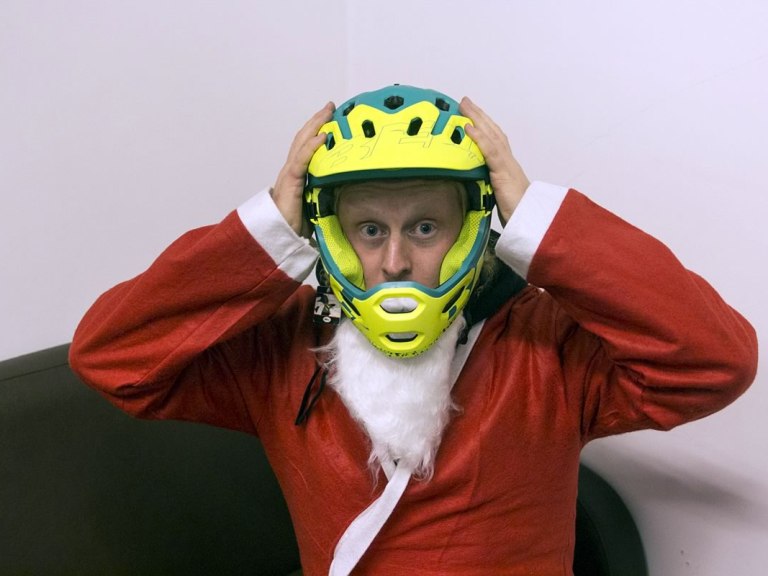 Gift Giveaway: Christmas Countdown Day 6