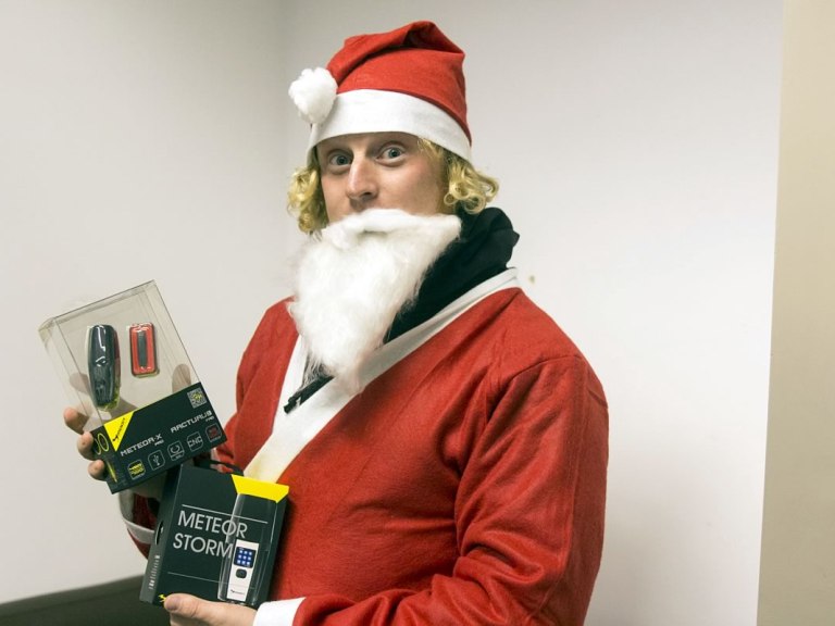 Gift Giveaway: Christmas Countdown Day 9