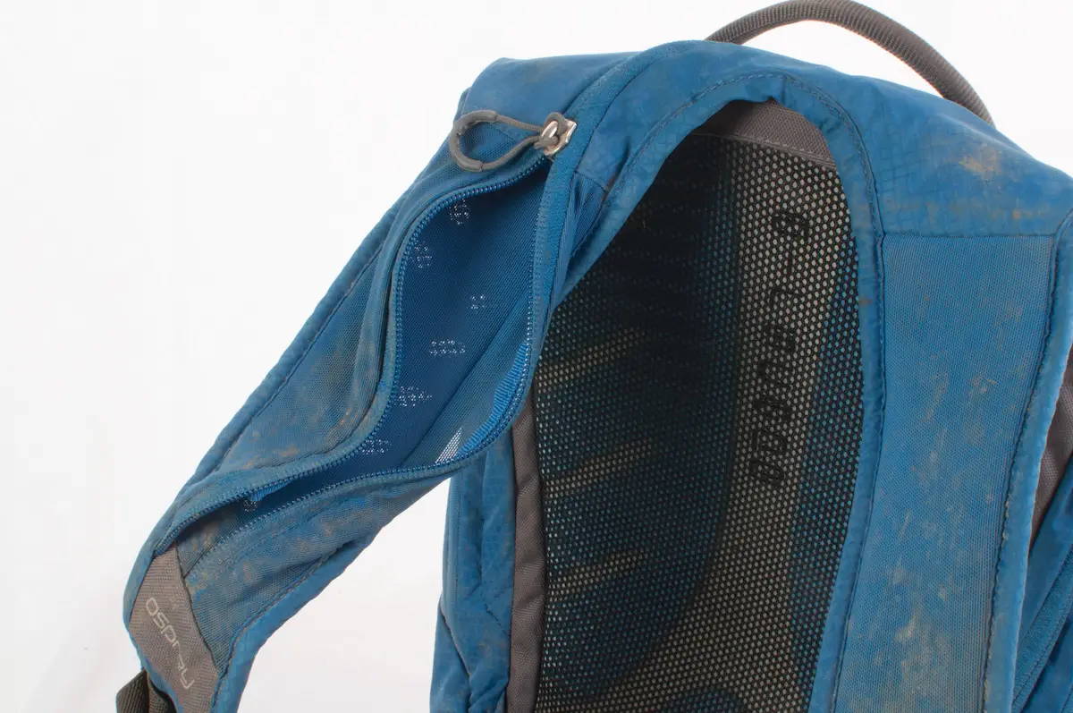 osprey backpack hydration pack reservoir bladder blue zip