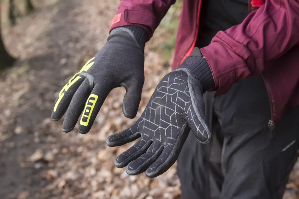 ion waterproof wetsuit gloves wil