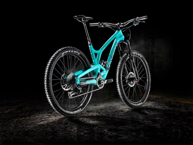 Video: The Evil Calling Is A Chubby Shredder!