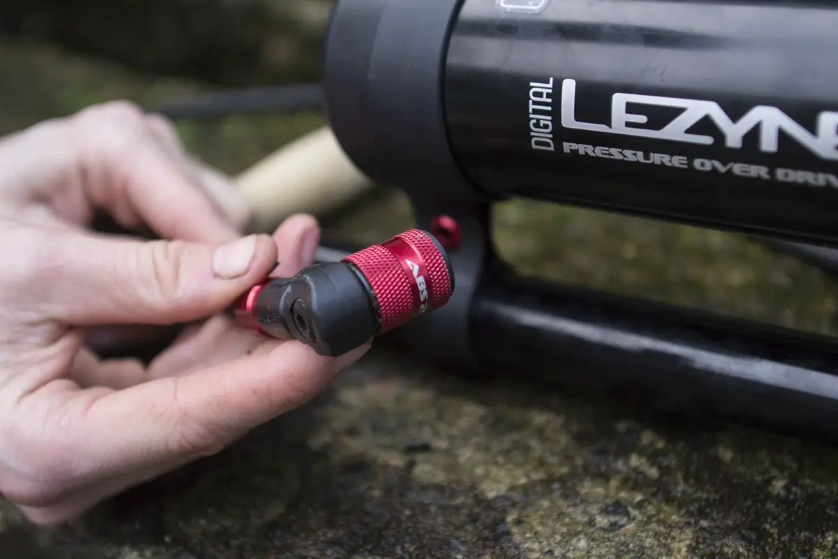 lezyne digital pressure gauge pump tubeless