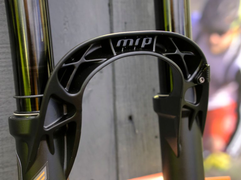 Core Bike 2017: MRP Forks, Rings and Cartridges