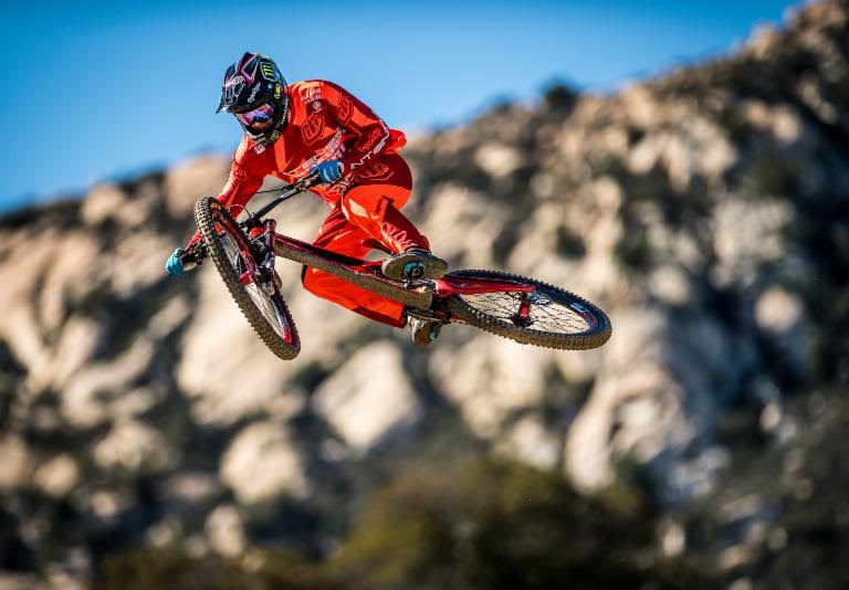 Video: Intense Factory Racing Team