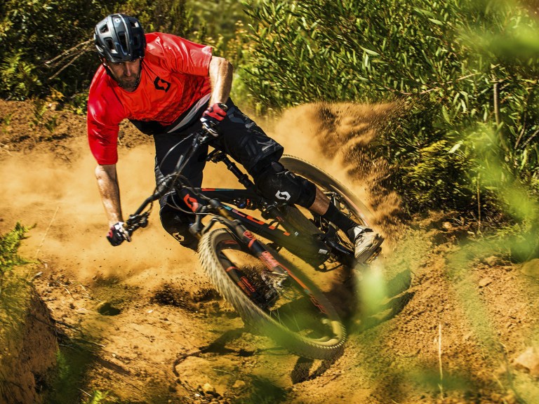 Andrew Neethling Joins SCOTT Sports