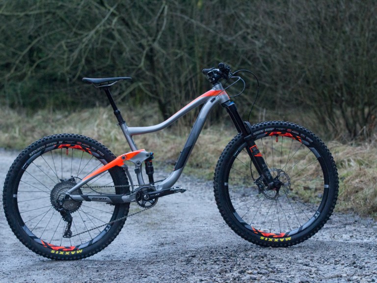 First Look: 2017 Giant Trance 1