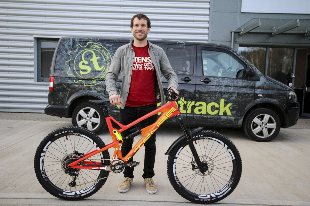 intense cycles saddleback uk team launch tracer m16 downhill enduro